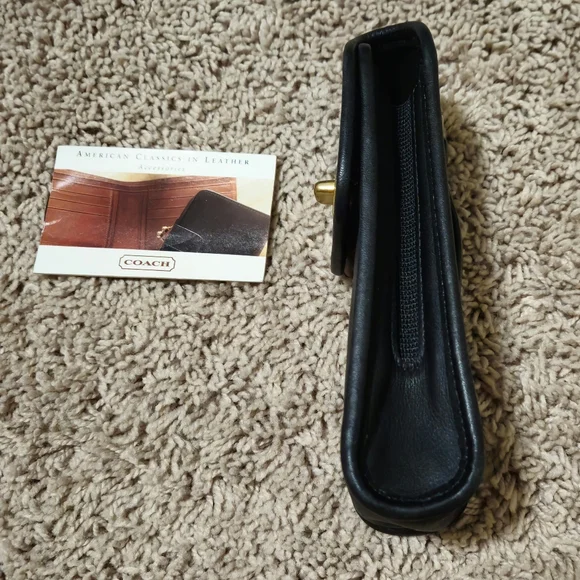 Coach Vintage 1995 Black Leather Cell Phone Case - Picture 2 of 9